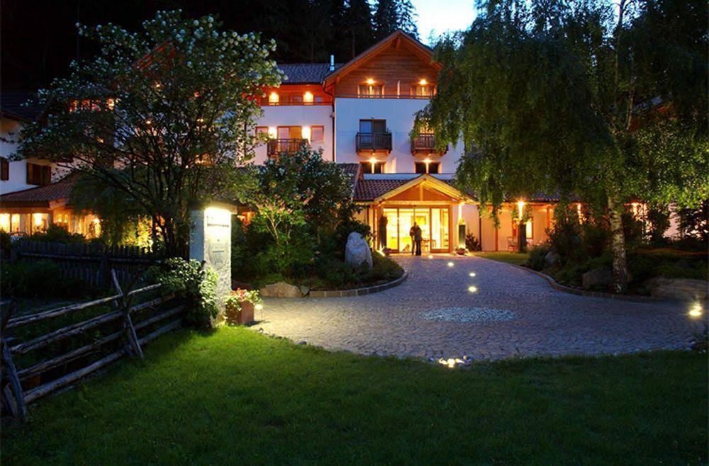 Hotel Bad Schoergau Sarentino ภายนอก รูปภาพ