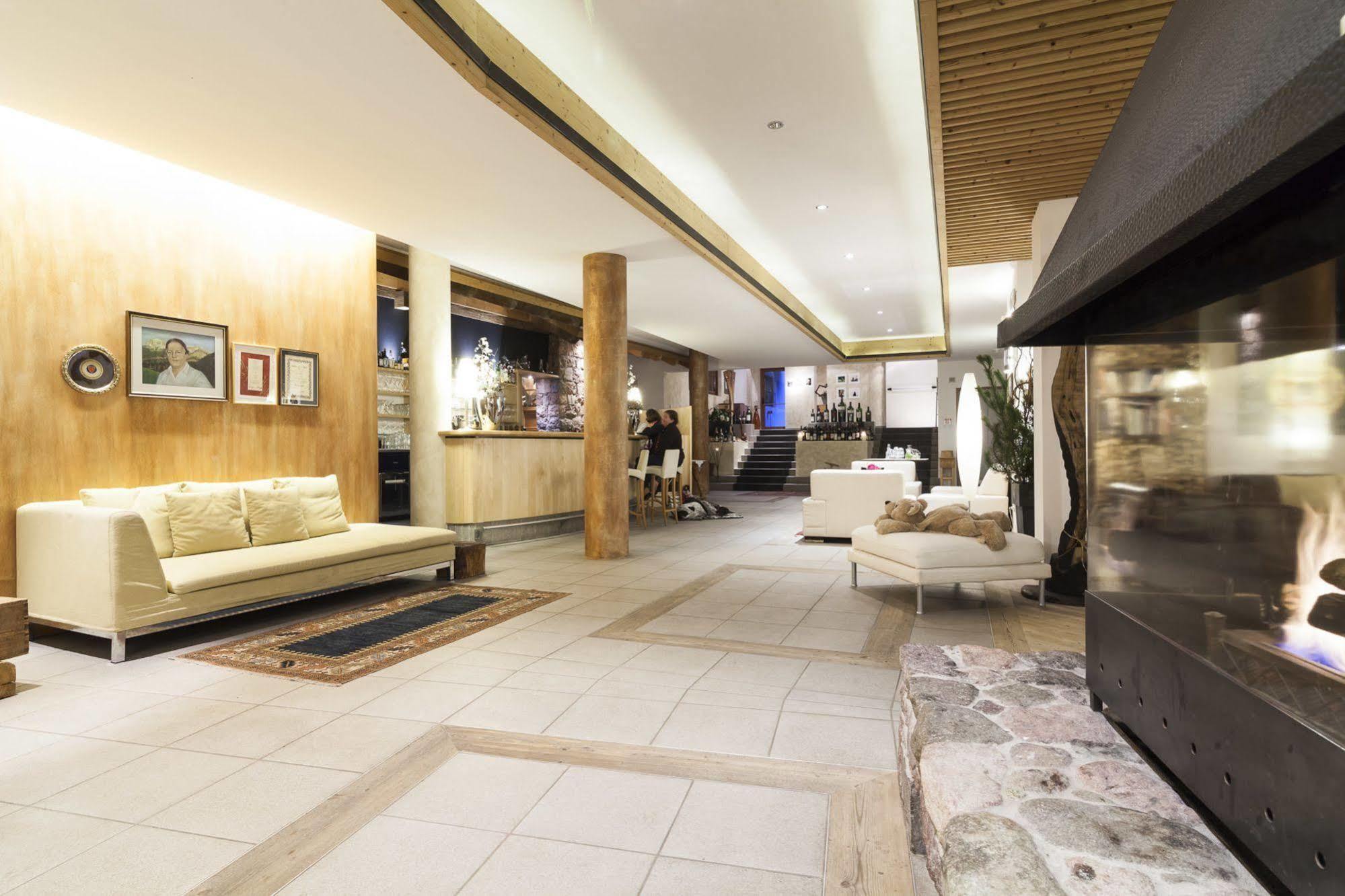 Hotel Bad Schoergau Sarentino ภายนอก รูปภาพ