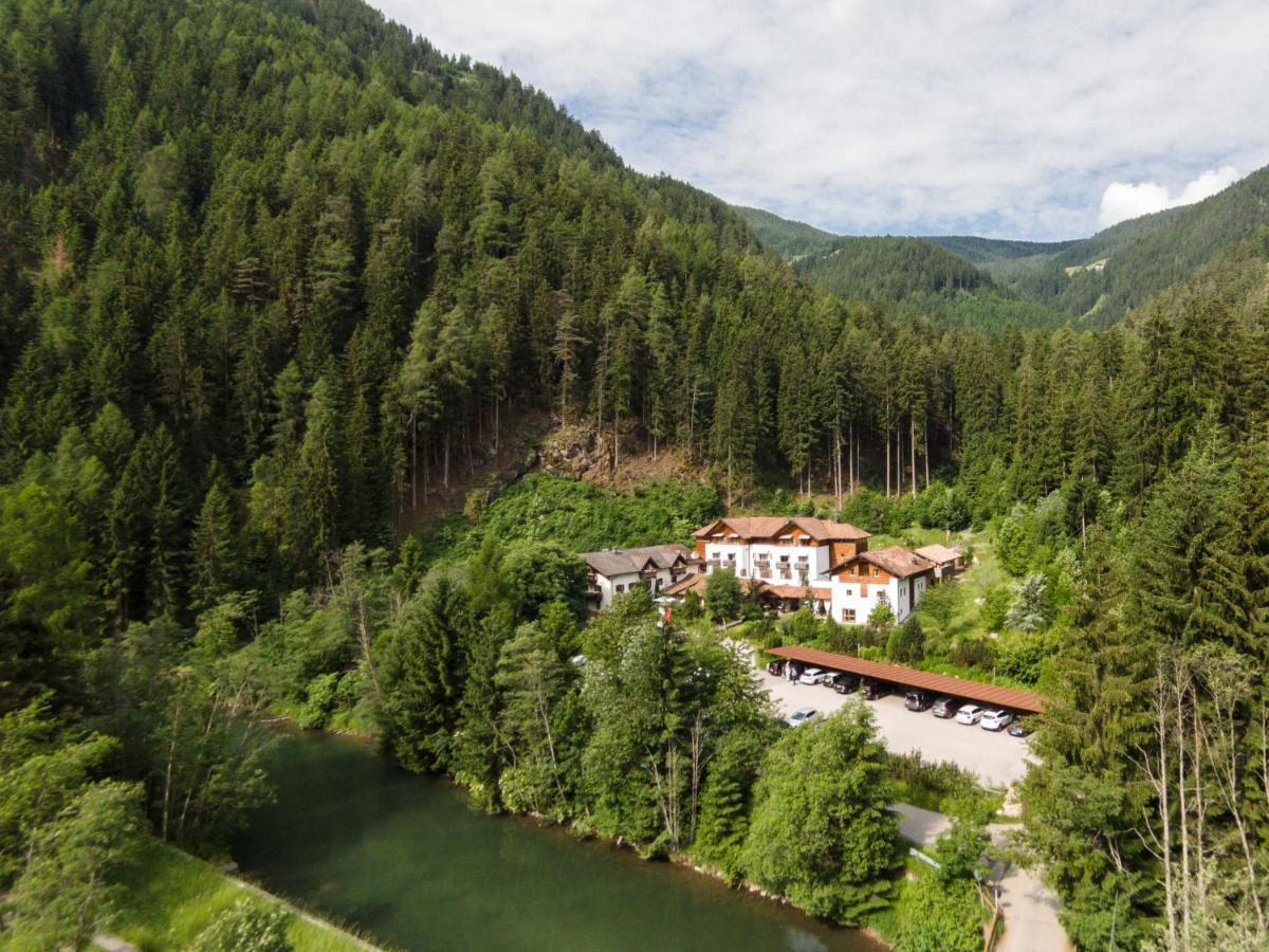 Hotel Bad Schoergau Sarentino ภายนอก รูปภาพ
